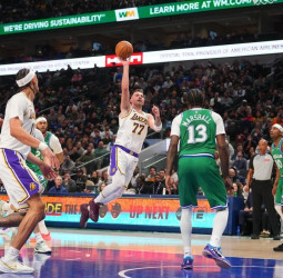 NBA | Luka Dončić vuelve a castigar a Dallas y lidera la remontada de Los Angeles Lakers ante los Mavericks, 116-110