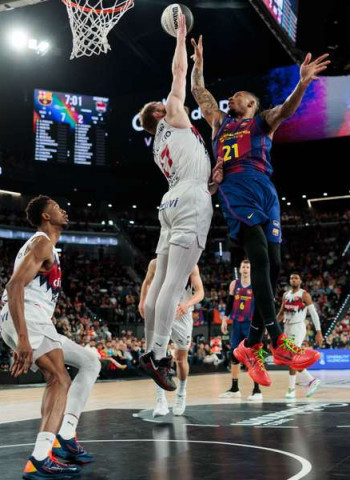 Baskonia remonta ante un FC Barcelona que se vino abajo en el último cuarto (67-70)