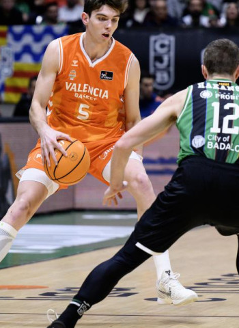 Victoria coral y agónica del Asisa Joventut ante el valencia Basket (90-87)