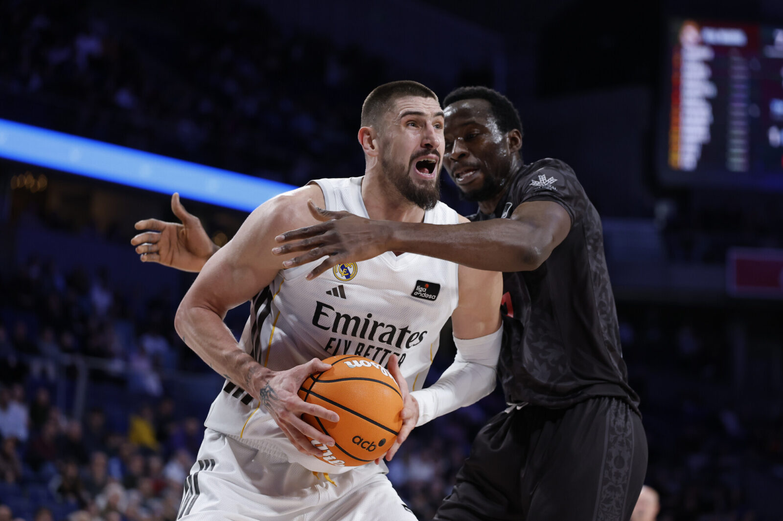 El Real Madrid logra un peleado triunfo ante el Coviran Granada (94-79)