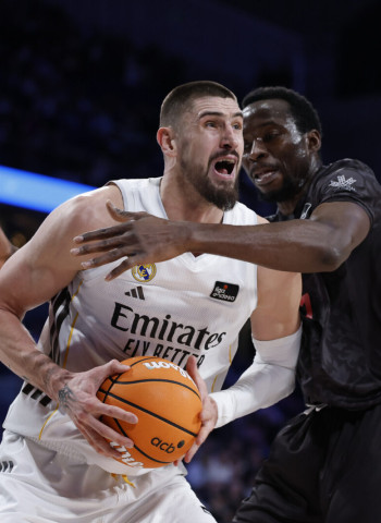 El Real Madrid logra un peleado triunfo ante el Coviran Granada (94-79)