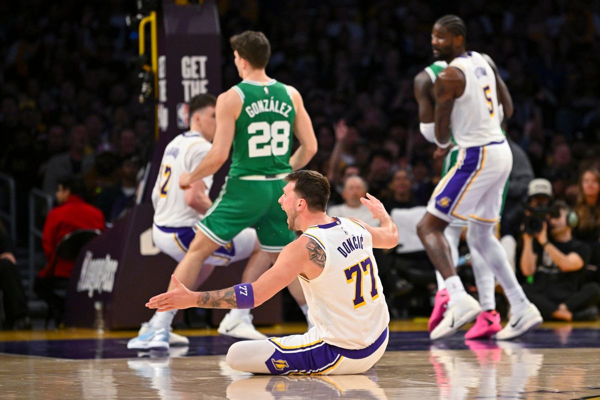 NBA: Boston Celtics vencen 111-89 a Los Angeles Lakers y completan el pleno en la rivalidad histórica