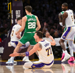 NBA: Boston Celtics vencen 111-89 a Los Angeles Lakers y completan el pleno en la rivalidad histórica