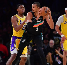 NBA: Victor Wembanyama arrasa y San Antonio Spurs aplastan a unos mermados Angeles Lakers (136-108)