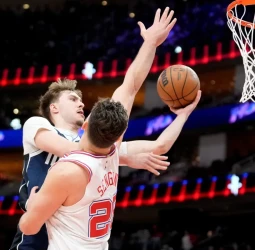NBA | Amen Thompson impulsa a Houston Rockets en un final eléctrico ante Dallas Mavericks (111-107)