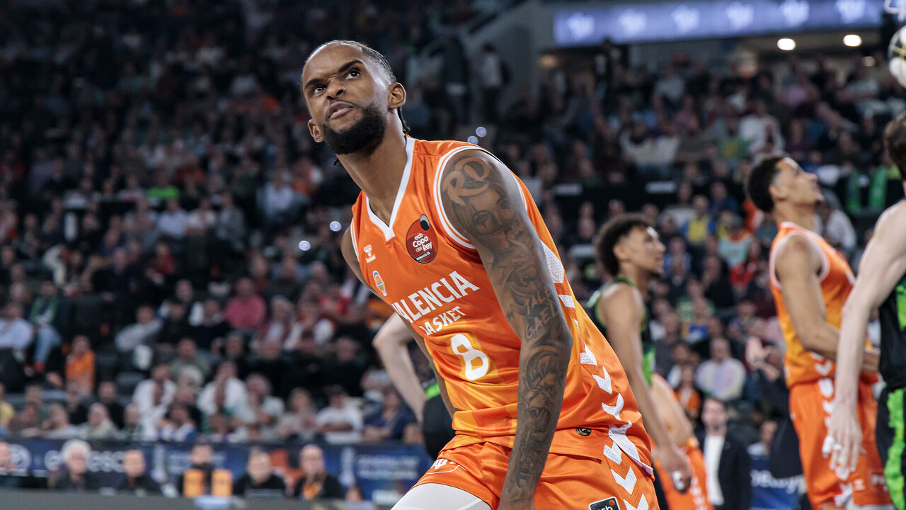 Un Valencia Basket coral hace los deberes ante el Joventut clasificándose a las semifinales de la Copa del Rey (95-84)