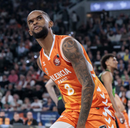 Un Valencia Basket coral hace los deberes ante el Joventut clasificándose a las semifinales de la Copa del Rey (95-84)