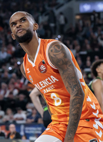 Un Valencia Basket coral hace los deberes ante el Joventut clasificándose a las semifinales de la Copa del Rey (95-84)