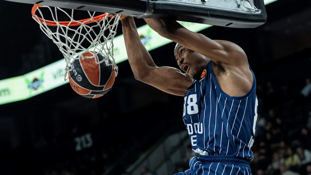 Efes asegura la continuidad del espectacular Kai Jones hasta 2028