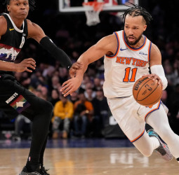 NBA: Jalen Brunson lidera a los New York Knicks ante Denver Nuggets en un pulso de doble prórroga (134-127)