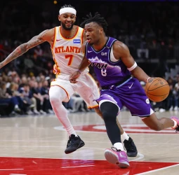 NBA: Lakers, Raptors y Spurs sacan adelante sus partidos