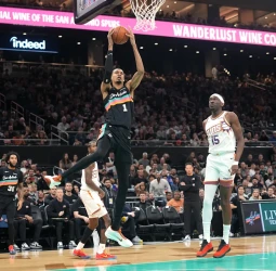 NBA: San Antonio Spurs aplasta 121-94 a Phoenix Suns en Austin y encadena su séptima victoria consecutiva