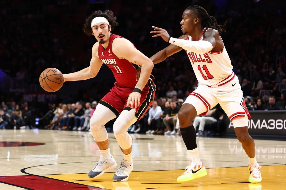 NBA | Dosunmu lidera a unos Bulls en cuadro y Chicago supera a Miami en un duelo de resistencia (125-118)