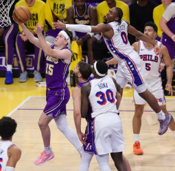 NBA: Austin Reaves lidera a los Lakers ante los 76ers tras la lesión de Luka Dončić (119-115)