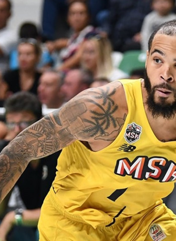 Unicaja refuerza la dirección de juego con Justin Cobbs