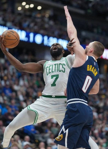 NBA: Denver Nuggets 103-84 Boston Celtics | Nikola Jokic lidera el triunfo y mantiene a Denver en la pelea del Oeste