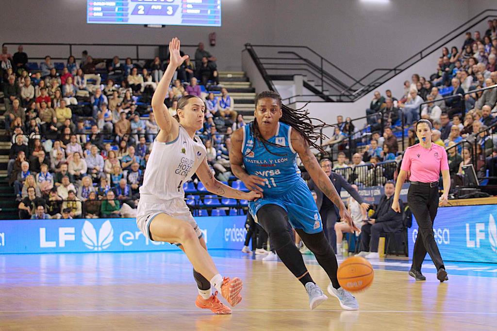 Laura Gil Leads Hozono Global Jairis to Victory in Salamanca Return