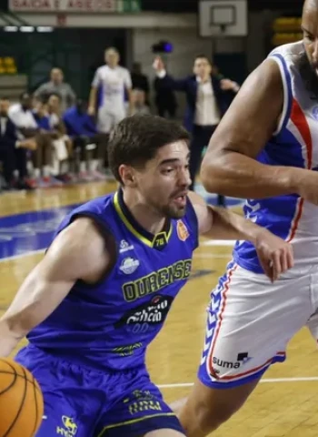 Primera FEB: El COB se agarra al partido, resiste y castiga al Alicante en el Pazo (81-75)
