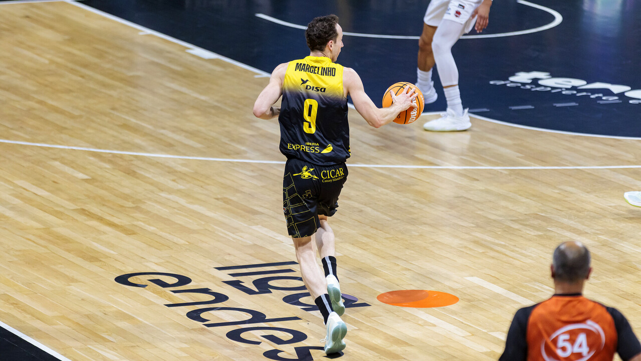 ACB | La Laguna Tenerife resiste la reacción del Baskonia y se lleva otro duelo de alto voltaje (89-85)