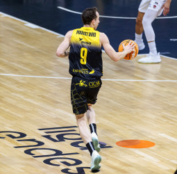ACB | La Laguna Tenerife resiste la reacción del Baskonia y se lleva otro duelo de alto voltaje (89-85)