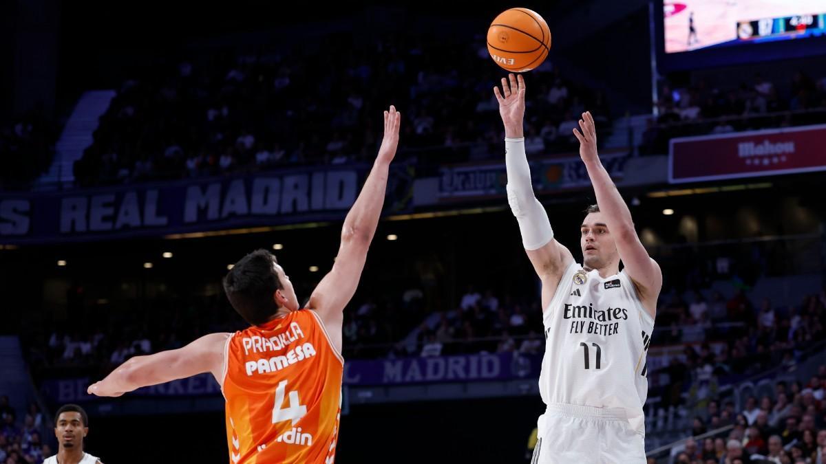 'Súper' Mario Hezonja lidera al Real Madrid hacia la final de la Copa del Rey tras remontar a Valencia Basket en un auténtico partidazo (106-108)