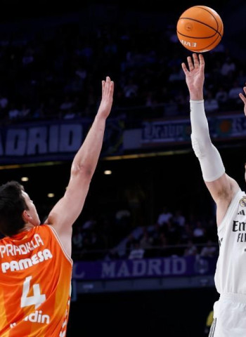 'Súper' Mario Hezonja lidera al Real Madrid hacia la final de la Copa del Rey tras remontar a Valencia Basket en un auténtico partidazo (106-108)