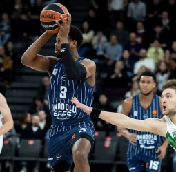 EuroLeague: Anadolu Efes resuelve en el tramo final ante Zalgiris y firma una semana perfecta (92-82)