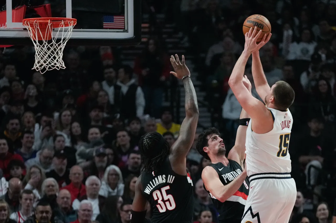 NBA: Nikola Jokić lidera la mayor exhibición visitante de Denver Nuggets (157-103) ante Portland Trail Blazers