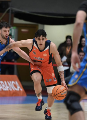 El Leyma Coruña desborda al Estudiantes y convierte el Coliseum en una fiesta (105-82)