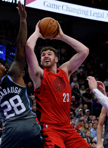 NBA: Holiday y Clingan lideran a los Portland Trail Blazers ante Utah Jazz (135-119)