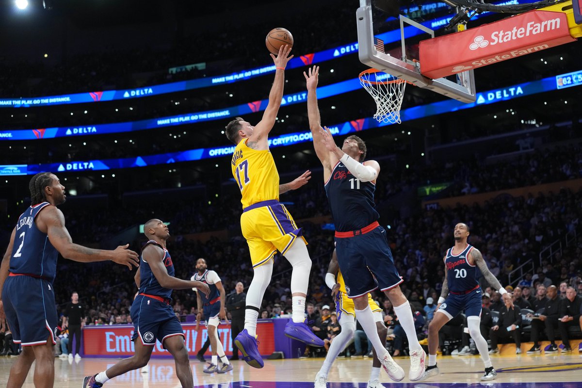 NBA: Luka Dončić anota 38 puntos y Los Angeles Lakers vencen 125-122 a Los Angeles Clippers en el derbi angelino