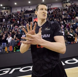 Coviran Granada se hace fuerte en casa ante Hiopos Lleida (92-89)