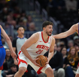 NBA: Nikola Jokić firma su triple-doble número 25 y Denver Nuggets aplasta a Houston Rockets (129-93)