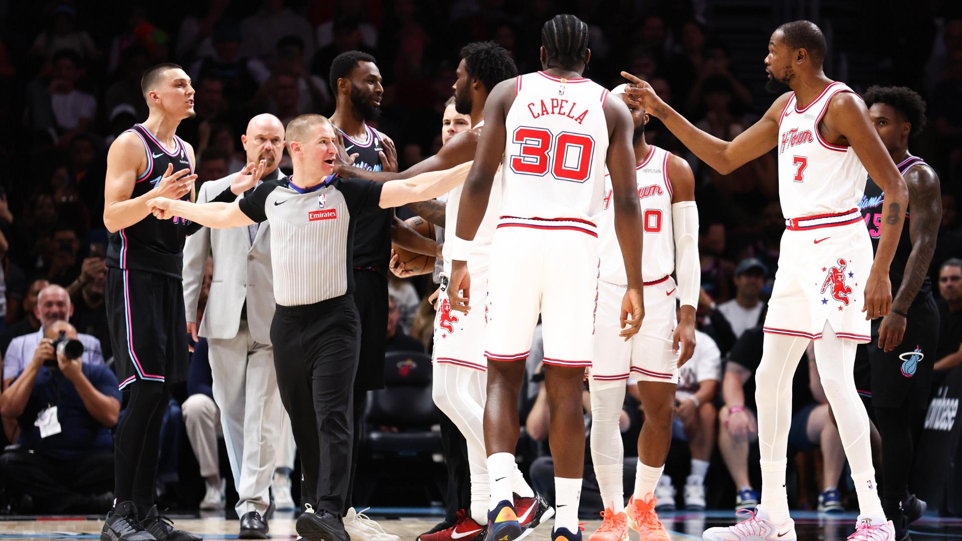 NBA: Miami Heat 115-105 Houston Rockets | Bam Adebayo domina la pintura y Pelle Larsson sentencia en el último cuarto