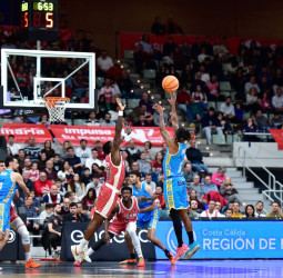 El UCAM Murcia sigue intratable como local (87-76)