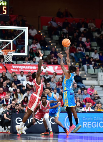 El UCAM Murcia sigue intratable como local (87-76)