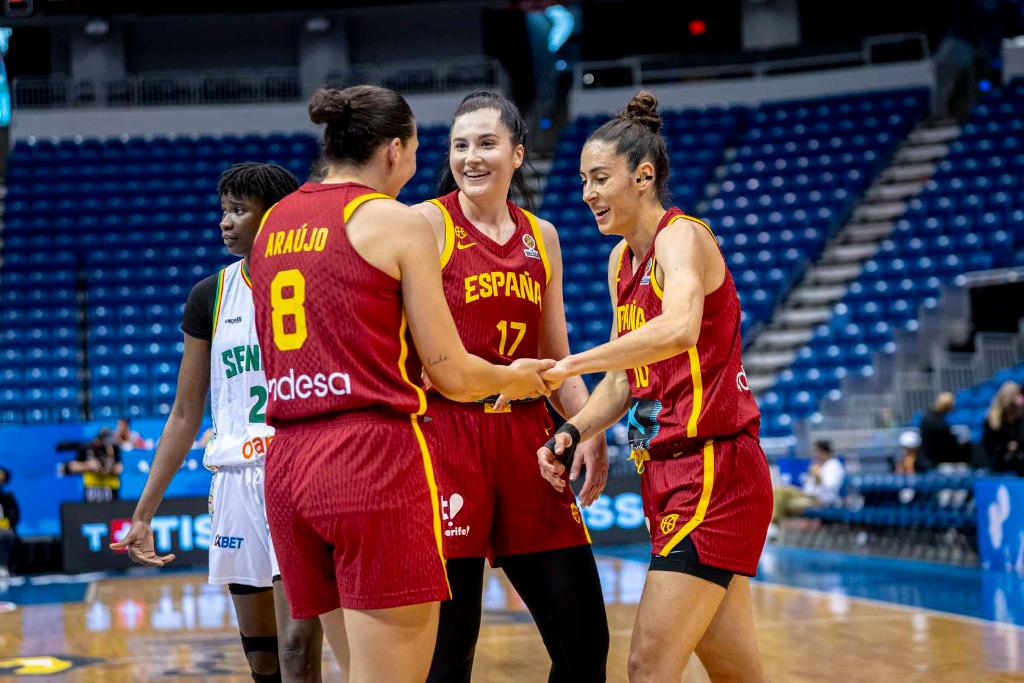 España da ante Senegal otro paso hacia la Copa del Mundo, 51-84