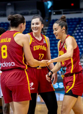 España da ante Senegal otro paso hacia la Copa del Mundo, 51-84