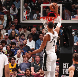 NBA: San Antonio Spurs (136-111) Miami Heat | Victor Wembanyama lidera la victoria y asegura el título de la División Southwest