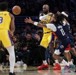 NBA: LeBron James firma un triple-doble y guía a los Lakers ante Wizards sin Doncic (120-101)