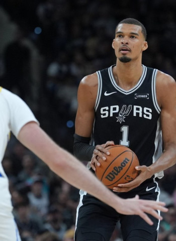 NBA: Victor Wembanyama lidera a San Antonio Spurs y agrava la crisis de Indiana Pacers con su 16ª derrota consecutiva (134-119)