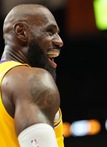 NBA: LeBron James establece el récord histórico de partidos de temporada regular con 1.612