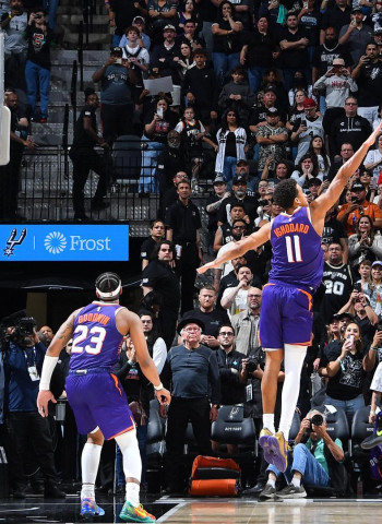 NBA: Victor Wembanyama decide sobre la bocina (101-100) y mete a San Antonio Spurs en playoffs tras seis años