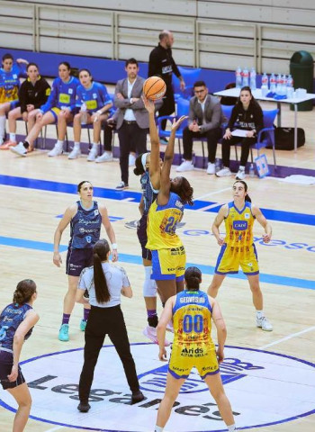Domingo de duelos vitales como antesala para la Copa de la Reina