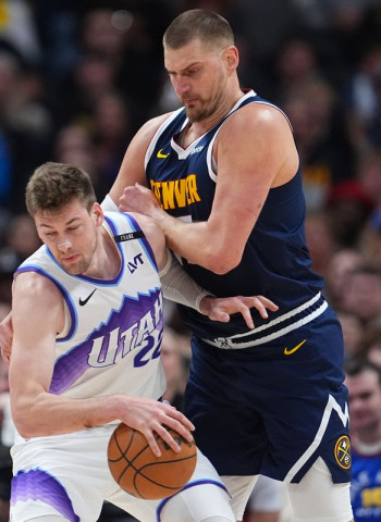 NBA: Nikola Jokić firma otro triple-doble y Denver Nuggets remonta ante Utah Jazz con triples decisivos de Jamal Murray y Cam Johnson (135-129)