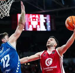 ACB: Casademont Zaragoza logra la primera victoria con Joan Plaza ante San Pablo Burgos (108-98)
