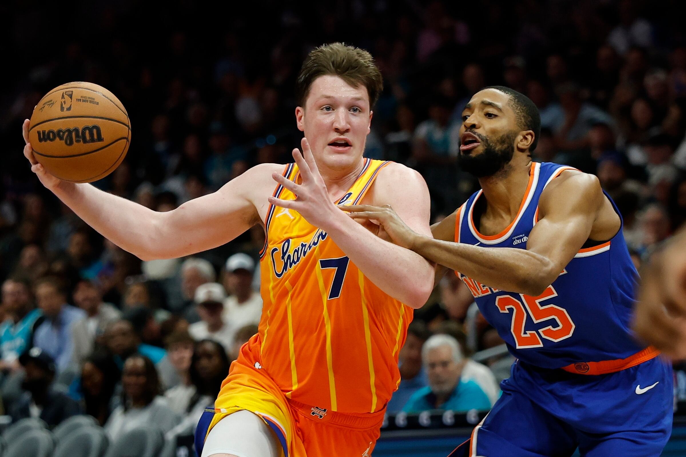 NBA: Kon Knueppel lidera a Charlotte Hornets y frena la racha de New York Knicks (114-103)