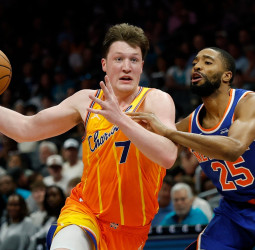 NBA: Kon Knueppel lidera a Charlotte Hornets y frena la racha de New York Knicks (114-103)