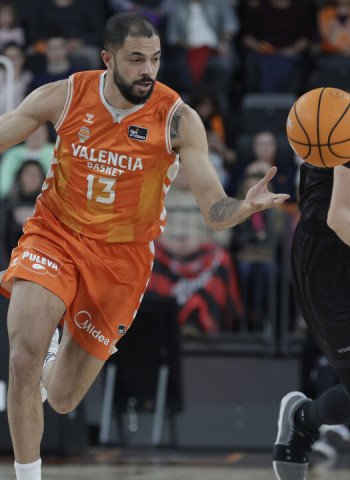 ACB: Valencia Basket impone su ritmo y supera con claridad al Coviran Granada (107-91)