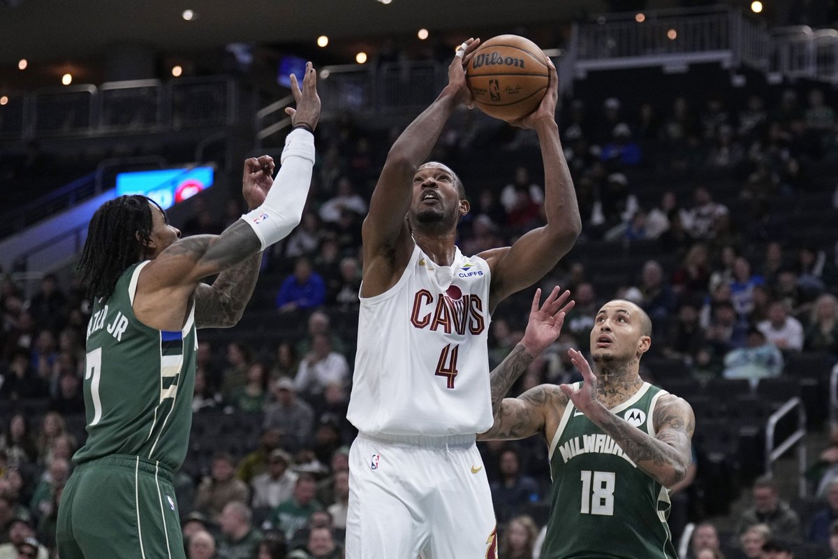 NBA: Evan Mobley y James Harden lideran a Cleveland Cavaliers (123-116) ante Milwaukee Bucks en un duelo marcado por las ausencias